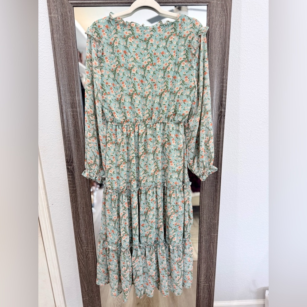 Spring dress - Picture 4 of 4